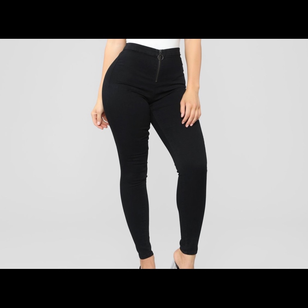 Fashion Nova Black Skinny Jeans -  (Size 11)